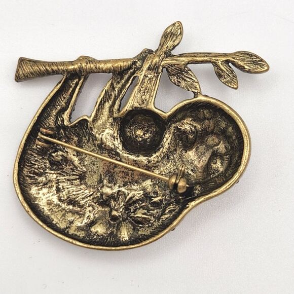 Rhinestone Sloth Mother and Baby Gold Tone Brooch Pin Embellishment Jewelry - Picture 2 of 4